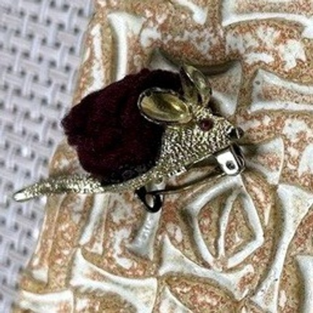 Vintage Gold Tone Mouse Brooch with Maroon Pom Pom Back and Red Rhinestone‎ Eyes